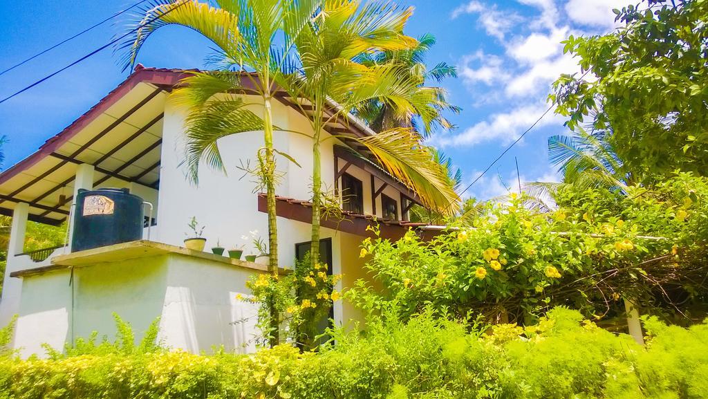 The Bay House Hotel Уелигама Стая снимка