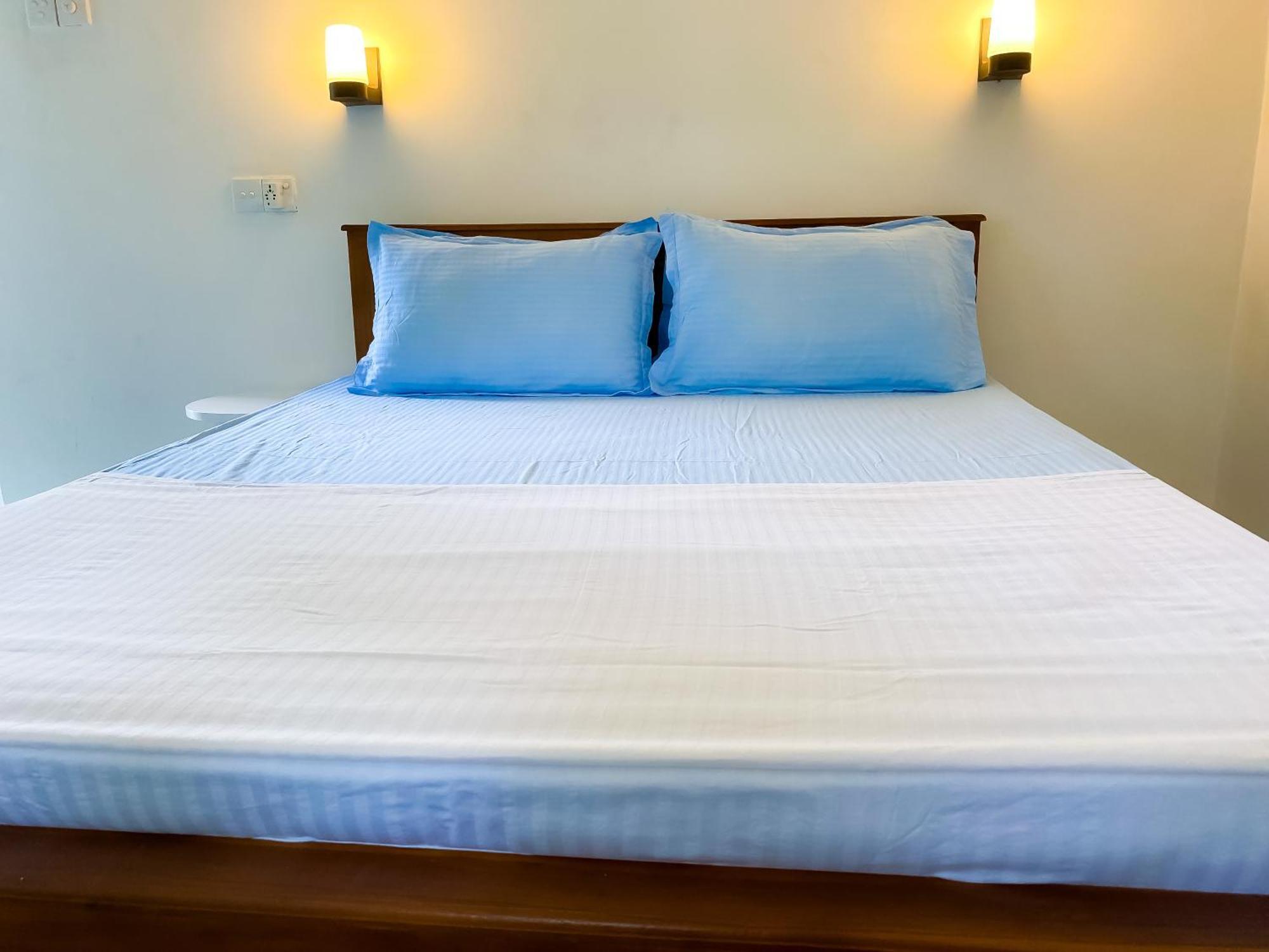The Bay House Hotel Уелигама Екстериор снимка
