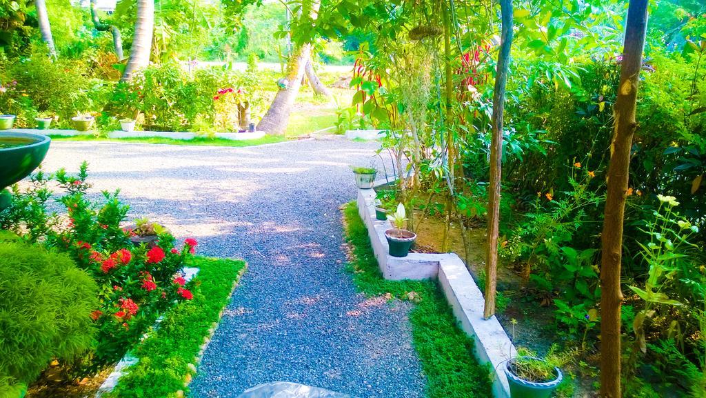 The Bay House Hotel Уелигама Екстериор снимка